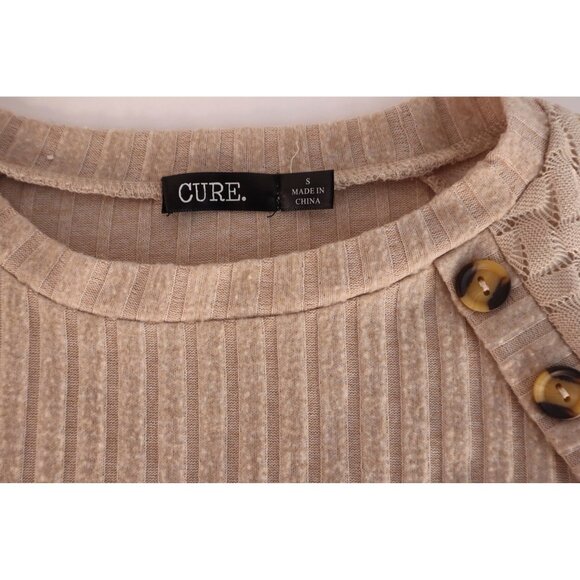 Cure Women's Beige Knit Sweater with Button Detail‎ & Textured Shoulders Size S - Picture 4 of 12